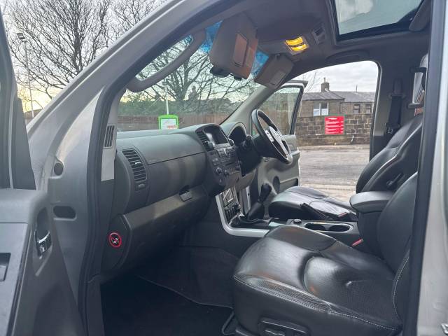 2012 Nissan Pathfinder 2.5 dCi Tekna 4WD Euro 5 5dr