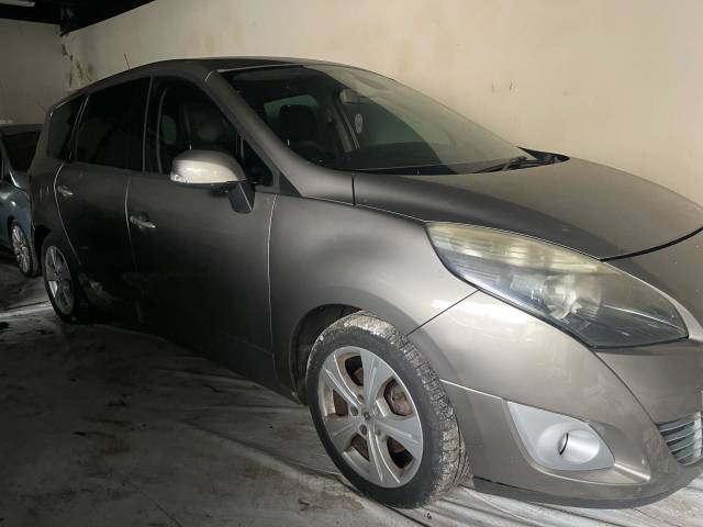 2011 Renault Grand Scenic 1.5 dCi Dynamique TomTom Euro 5 5dr
