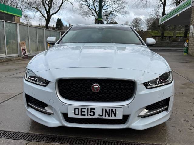 Jaguar XE 2.0d R-Sport Auto Euro 6 (s/s) 4dr Saloon Diesel White