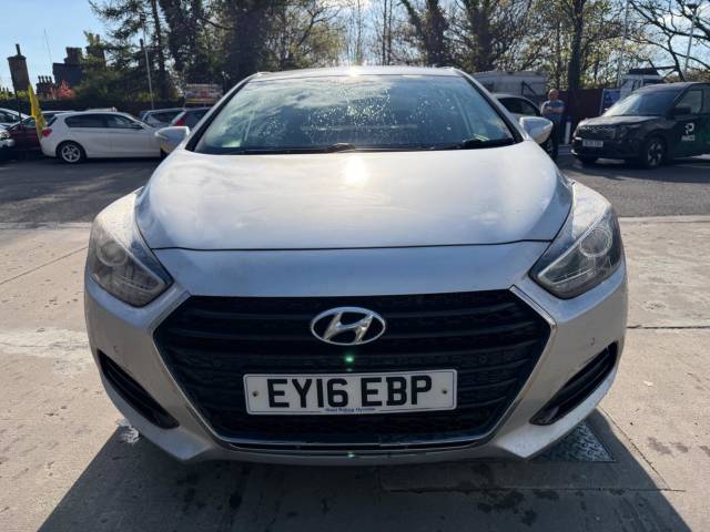 Hyundai i40 1.7 CRDi Blue Drive SE Nav Euro 6 (s/s) 4dr Saloon Diesel Grey
