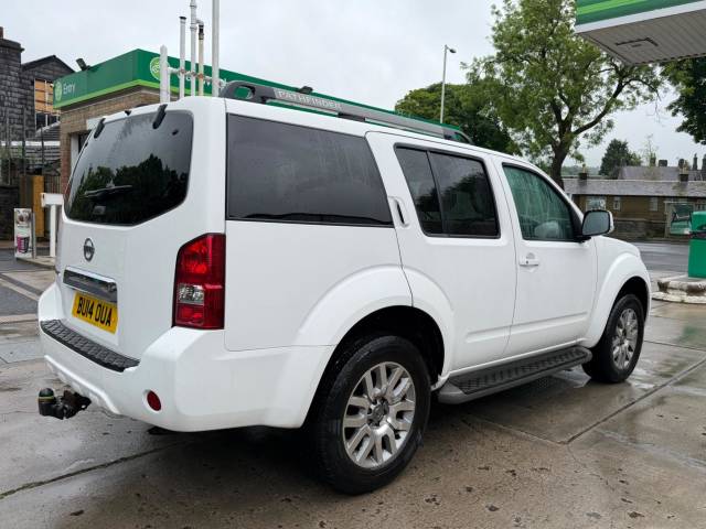 2014 Nissan Pathfinder 2.5 dCi Tekna 4WD Euro 5 5dr